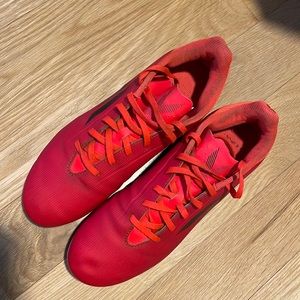 Adidas Mens Speedflow Flexible Soccer Cleats, good used condition, size 9.5.